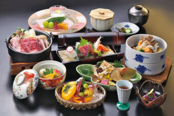 画像：会食料理